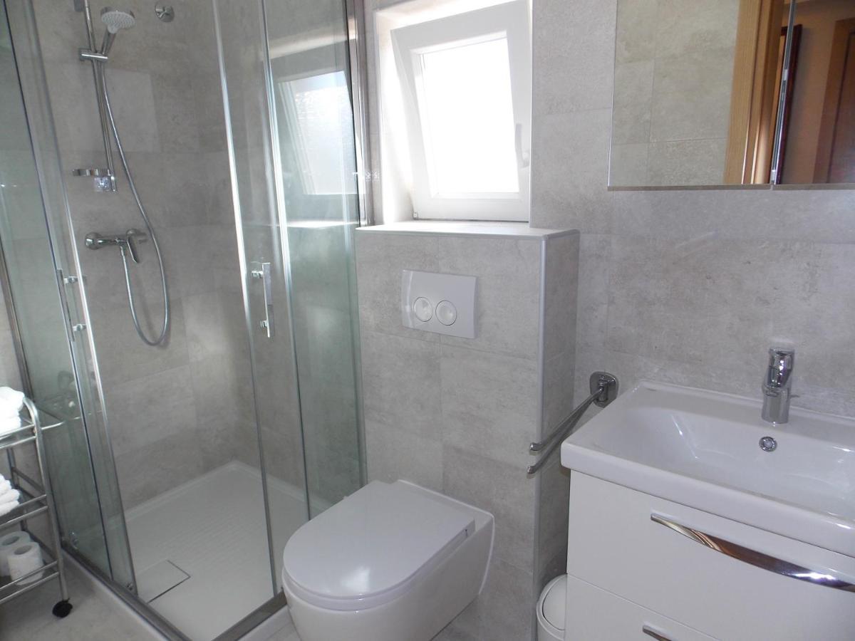 Apartments Miro Kornić Dış mekan fotoğraf